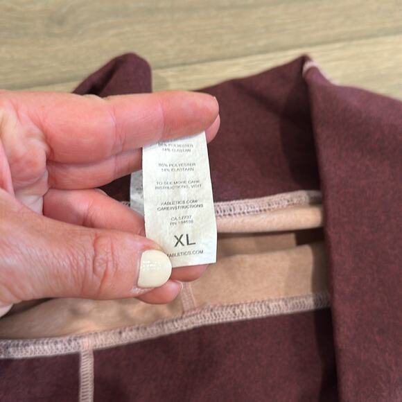 FABLETICS Heathered Pink Maroon High Rise Cropped Active Capri Bottoms Size XL - Picture 9 of 13